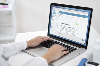Six EHR free trials you can start today (image by Freepik)